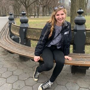 Meet your Posher, Lydia